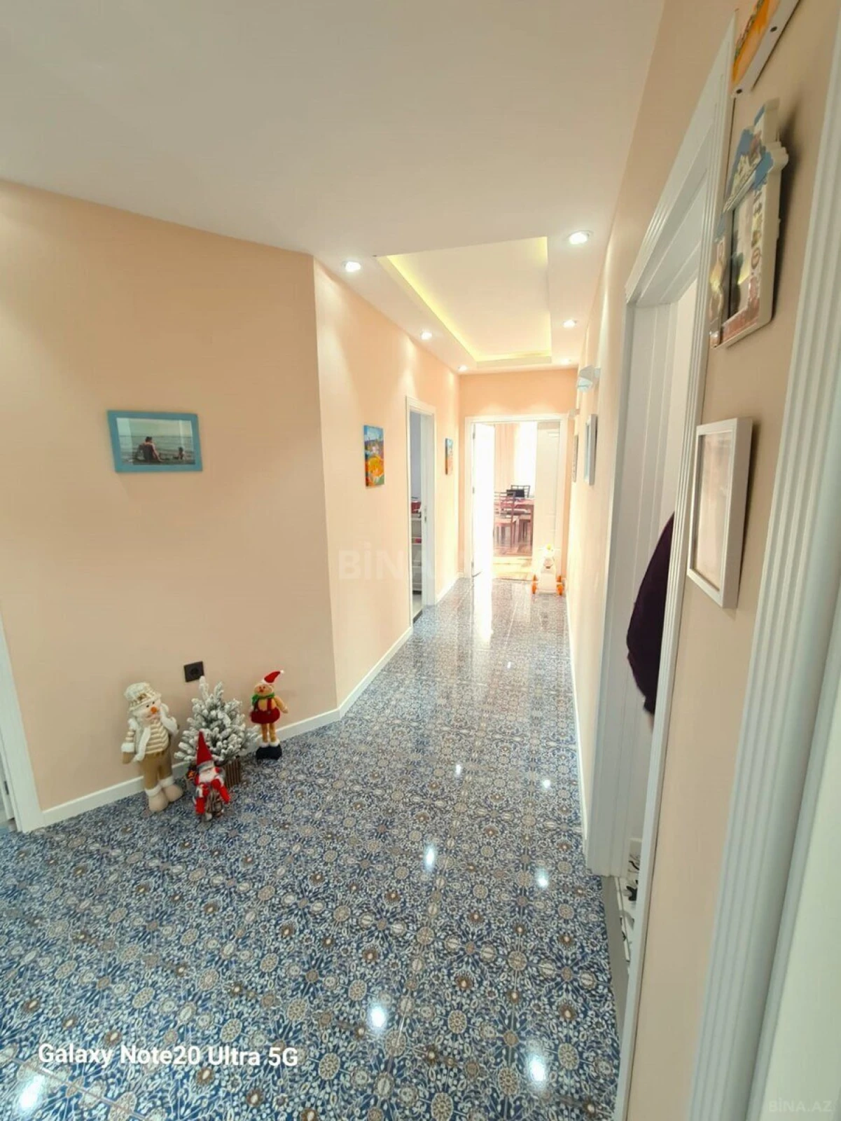 Satılır 4 otaqlı mənzil 135 m²