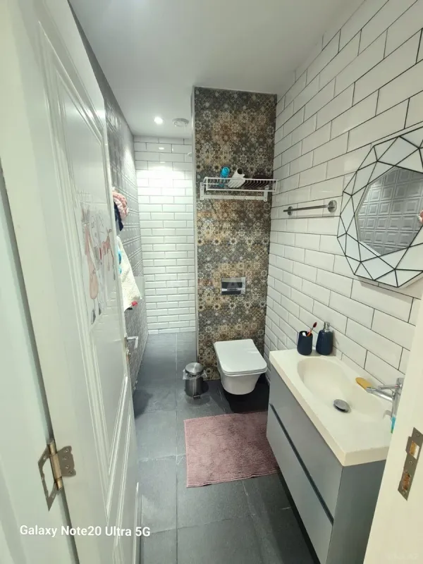 Satılır 4 otaqlı mənzil 135 m²
