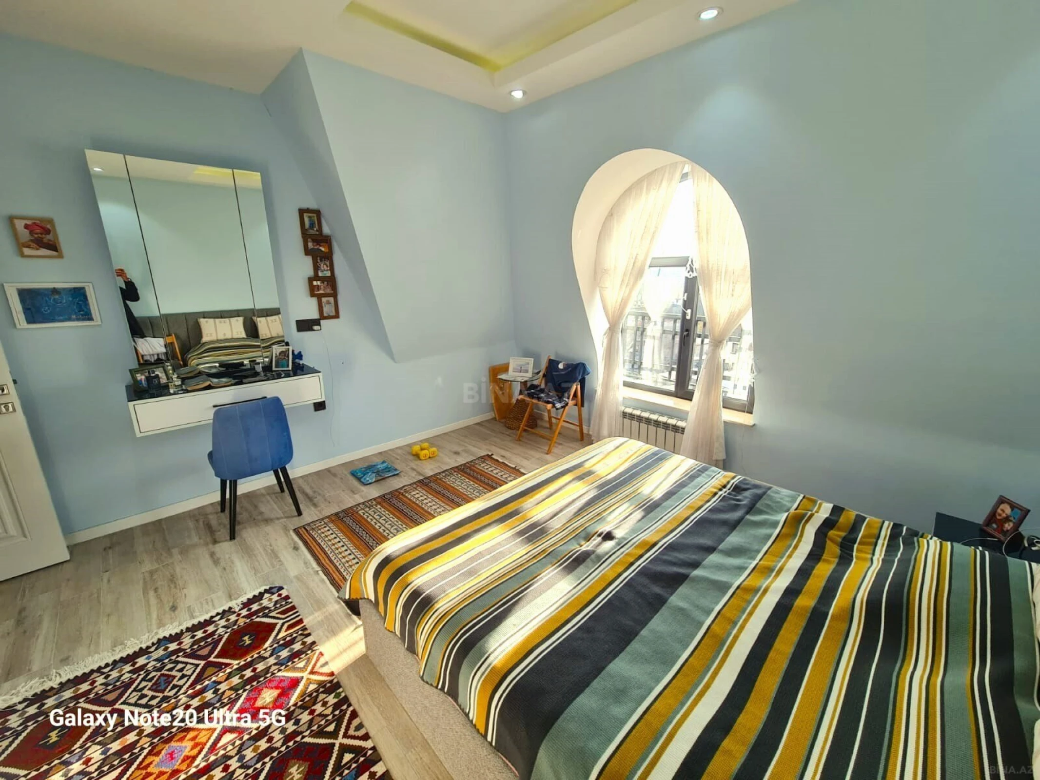 Satılır 4 otaqlı mənzil 135 m²
