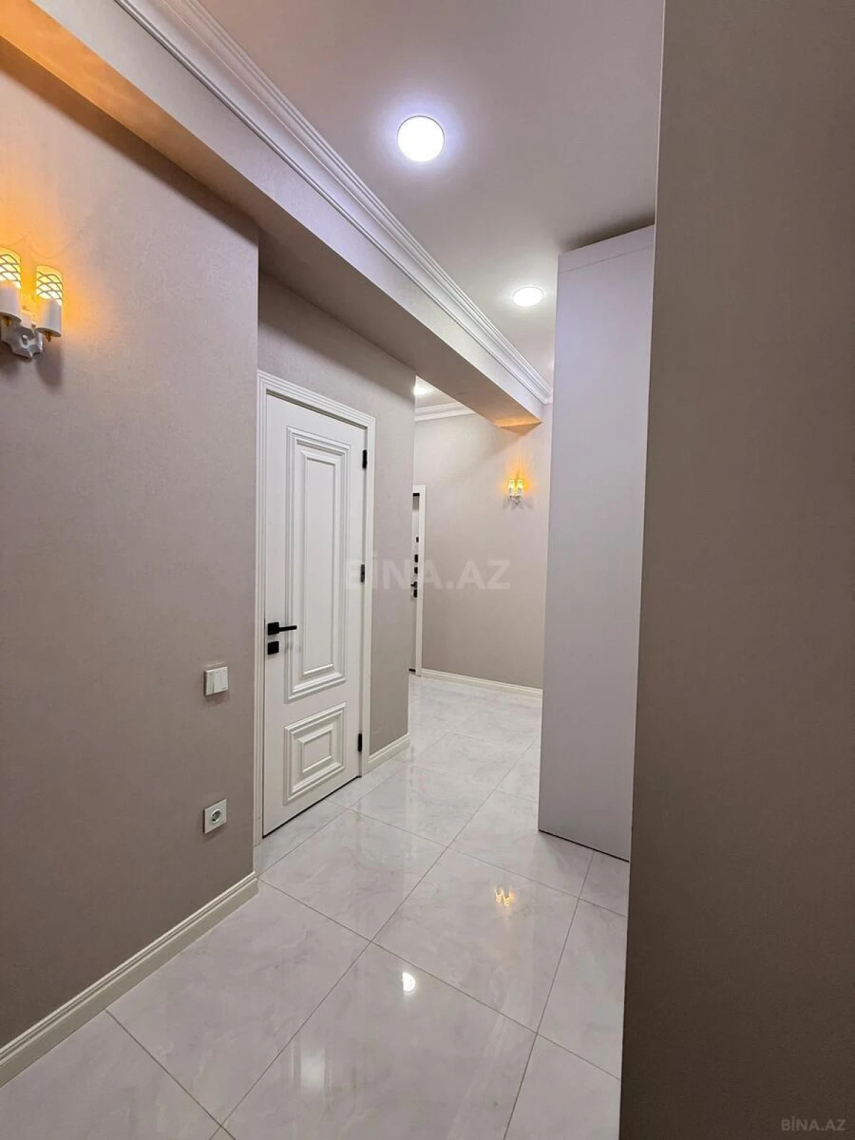 Satılır 2 otaqlı mənzil 70 m²