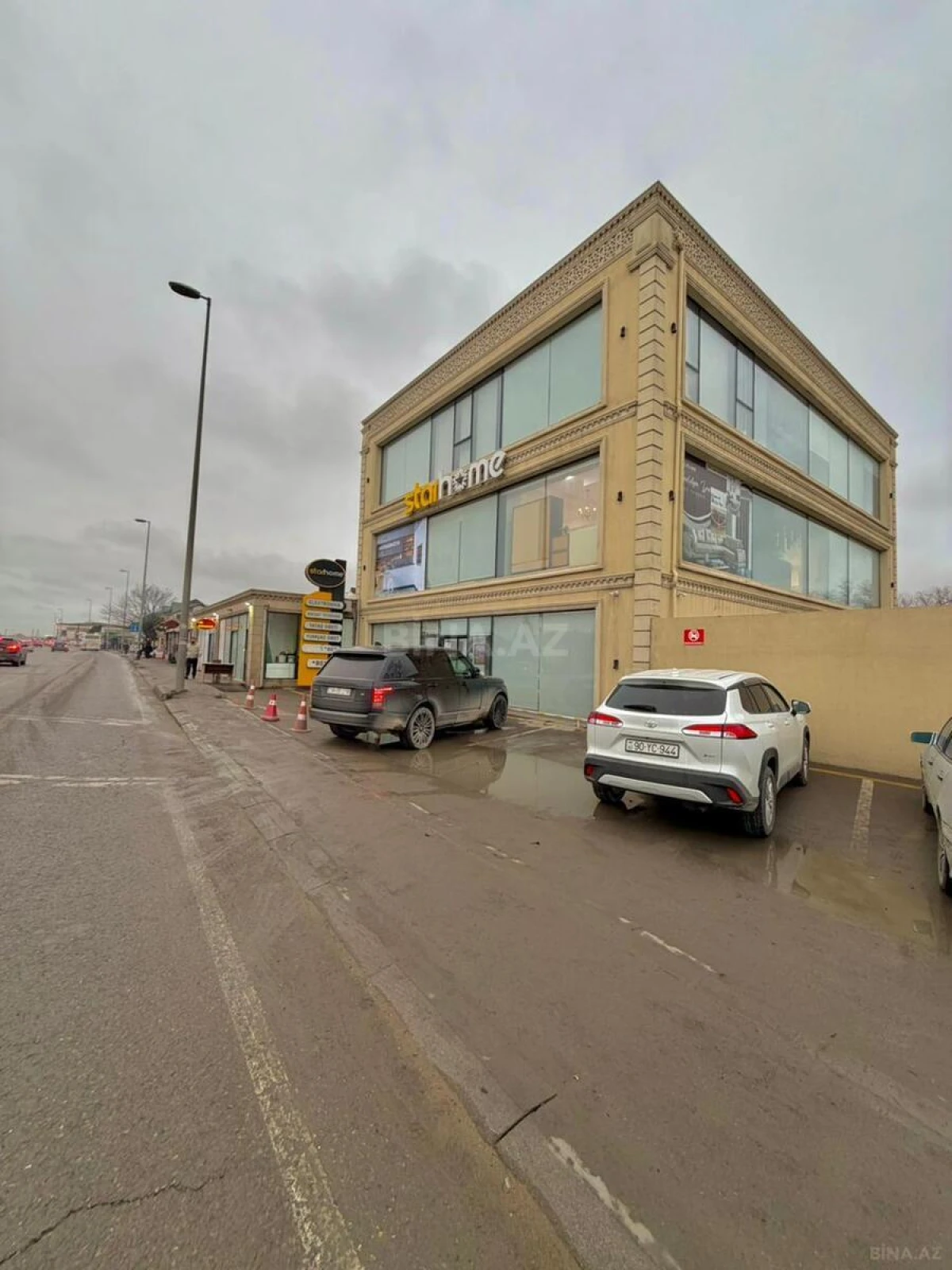 Satılır obyekt 750 m²