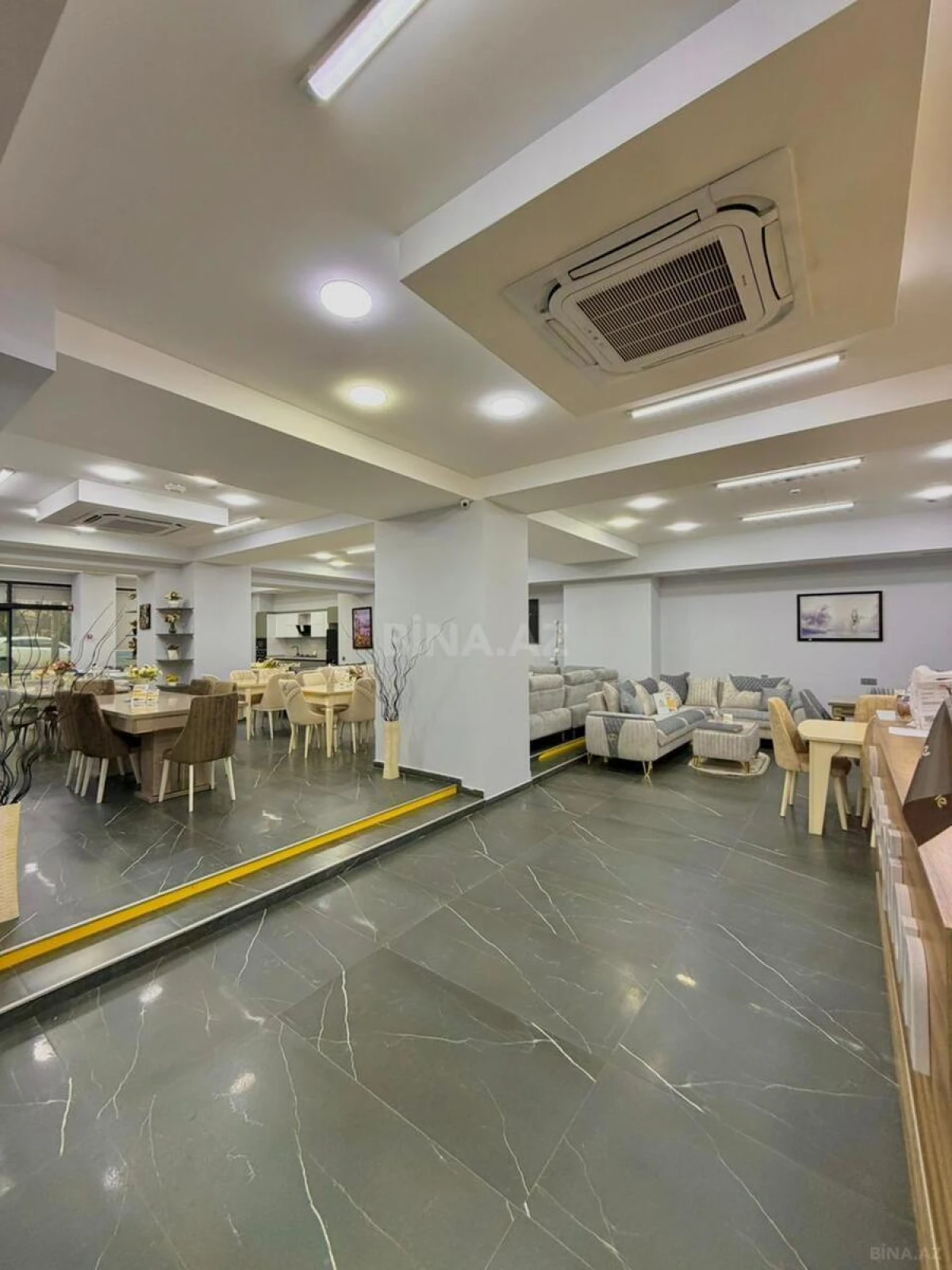 Satılır obyekt 750 m²