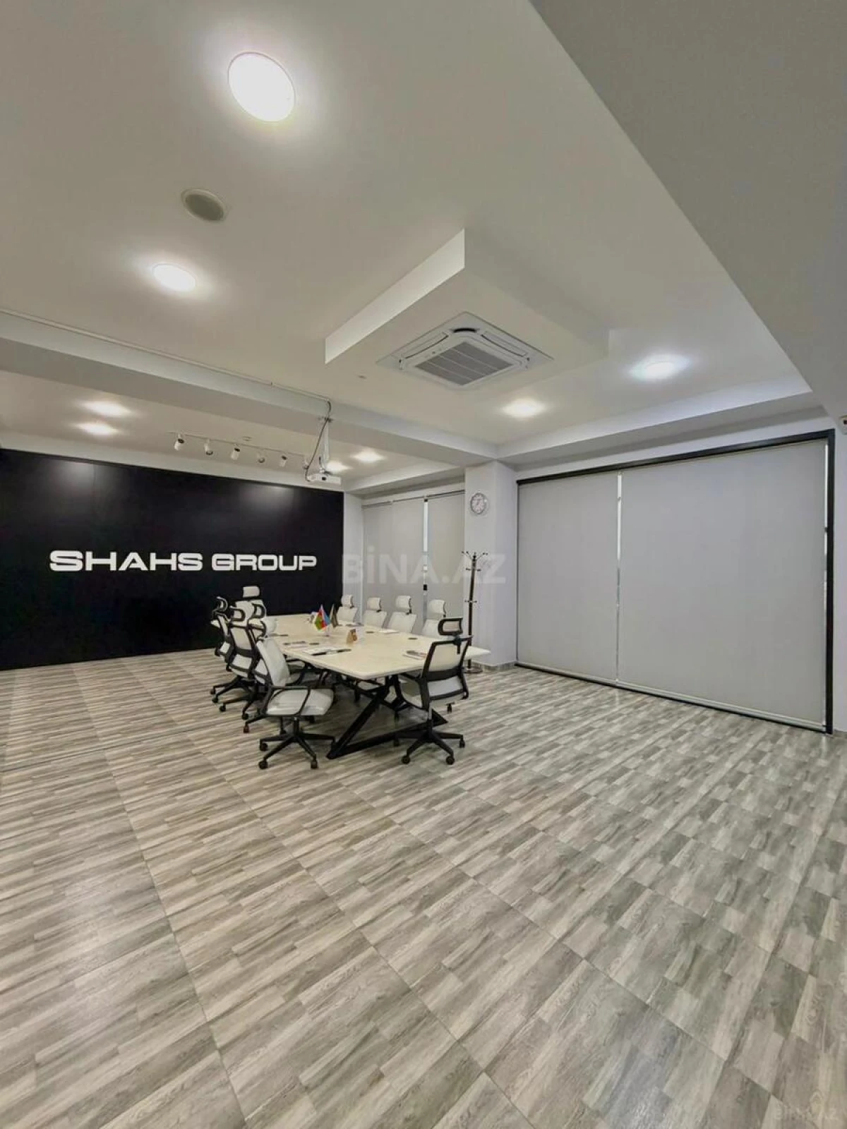 Satılır obyekt 750 m²