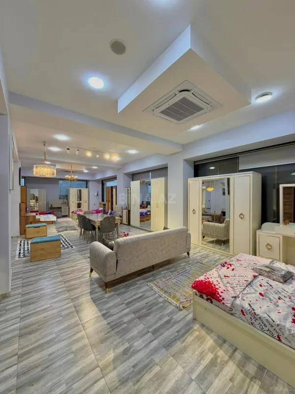 Satılır obyekt 750 m²