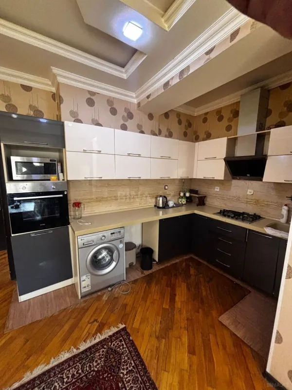 Kirayə verilir 3 otaqlı mənzil 120 m²