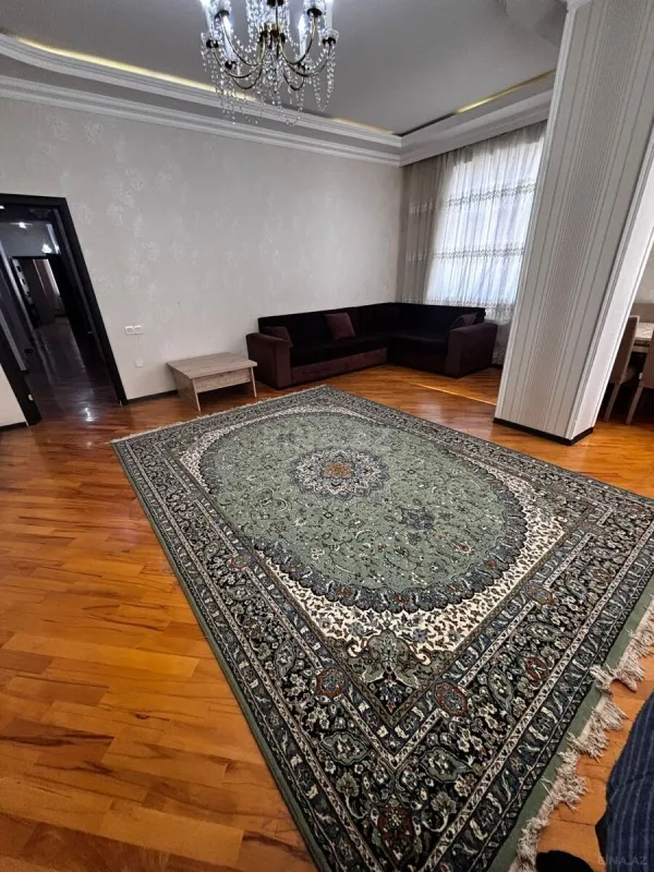 Kirayə verilir 3 otaqlı mənzil 120 m²