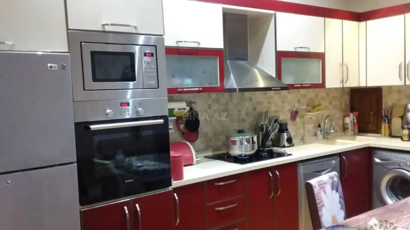 Satılır 3 otaqlı mənzil 127 m²