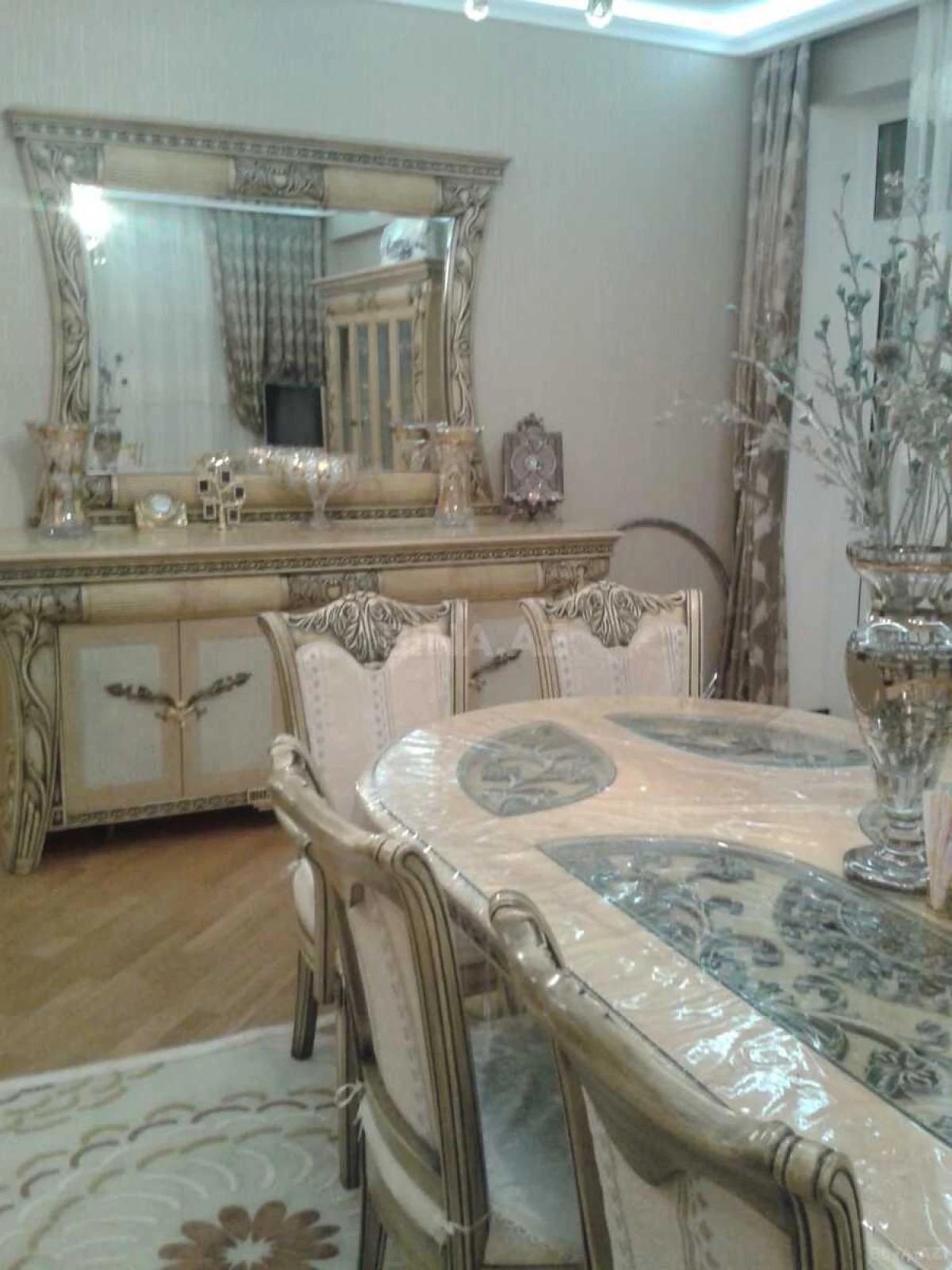 Satılır 3 otaqlı mənzil 127 m²