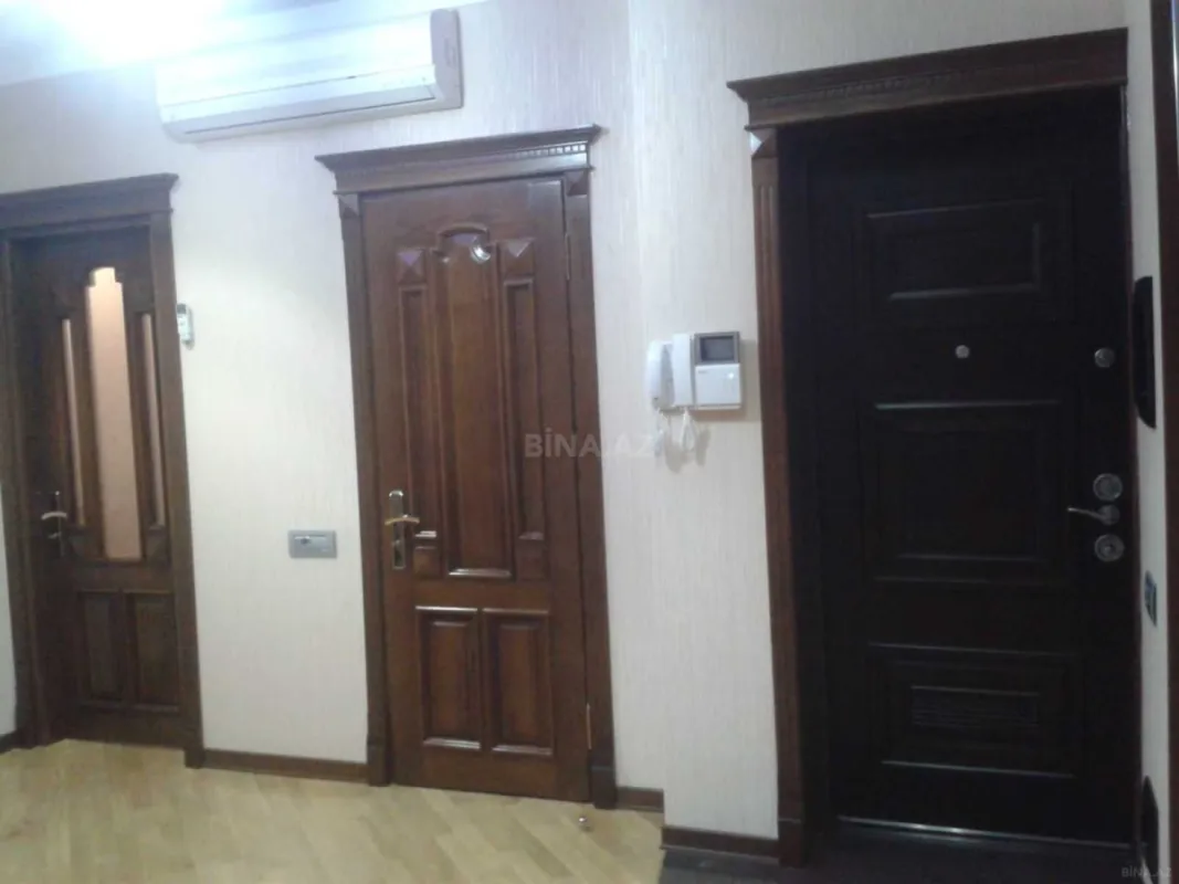 Satılır 3 otaqlı mənzil 127 m²