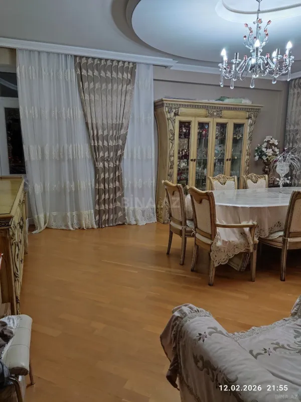 Satılır 3 otaqlı mənzil 127 m²