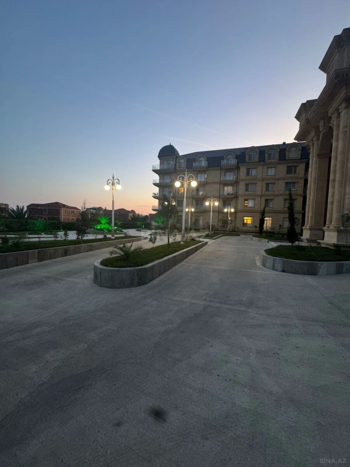 Kirayə verilir 4 otaqlı mənzil 190 m²