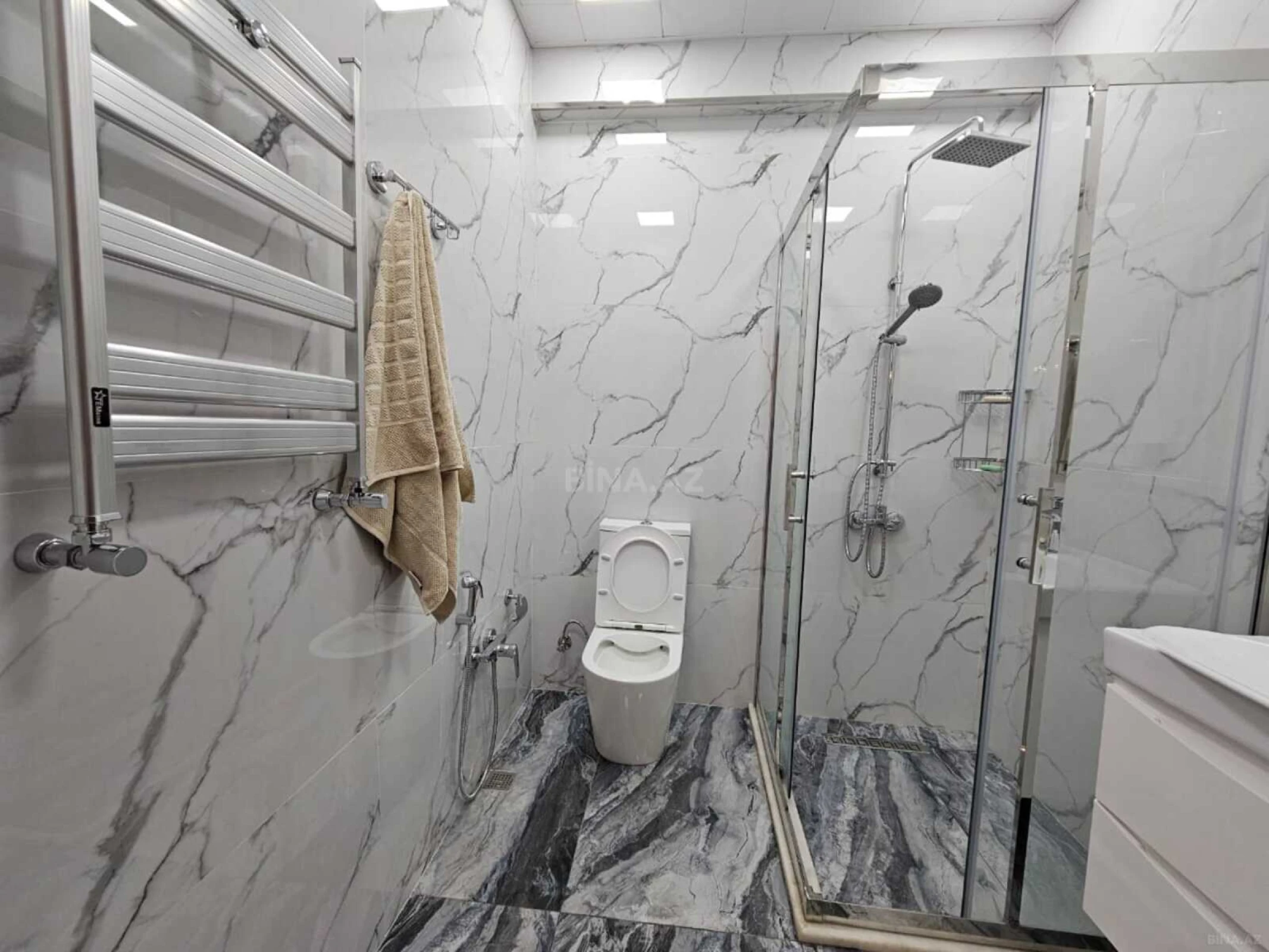 Kirayə verilir 2 otaqlı mənzil 60 m²