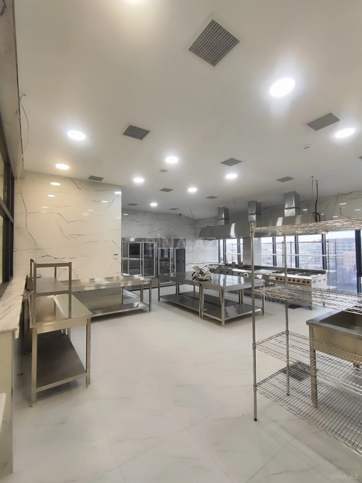 Kirayə verilir obyekt 600 m²