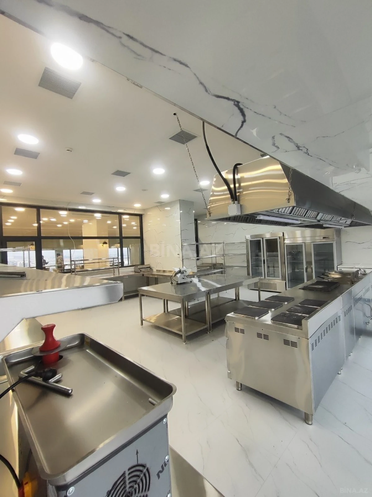 Kirayə verilir obyekt 600 m²