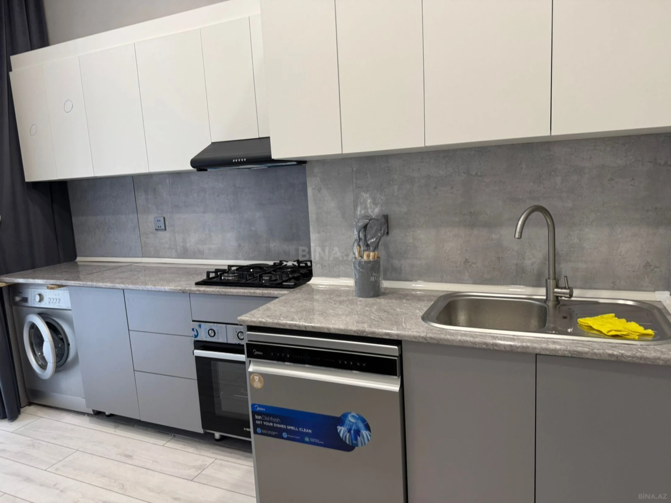 Kirayə verilir 2 otaqlı mənzil 70 m²