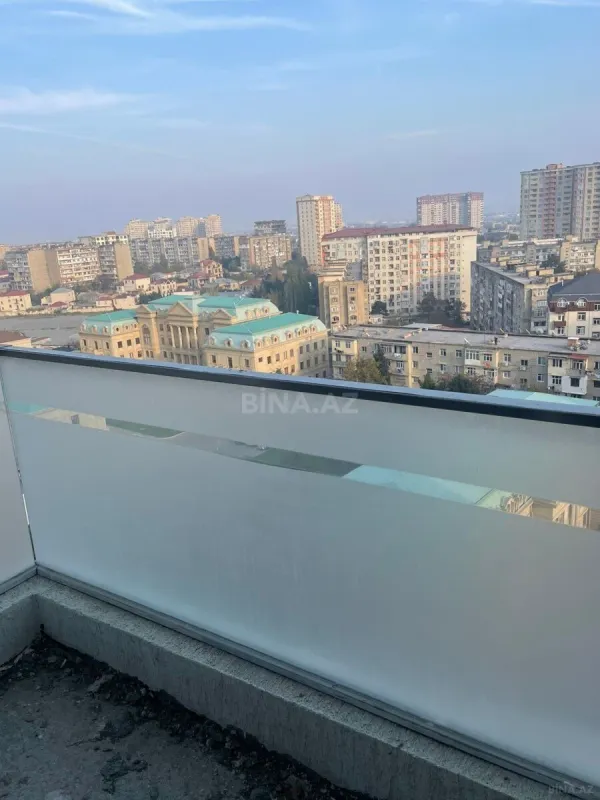 Satılır 3 otaqlı mənzil 97 m²