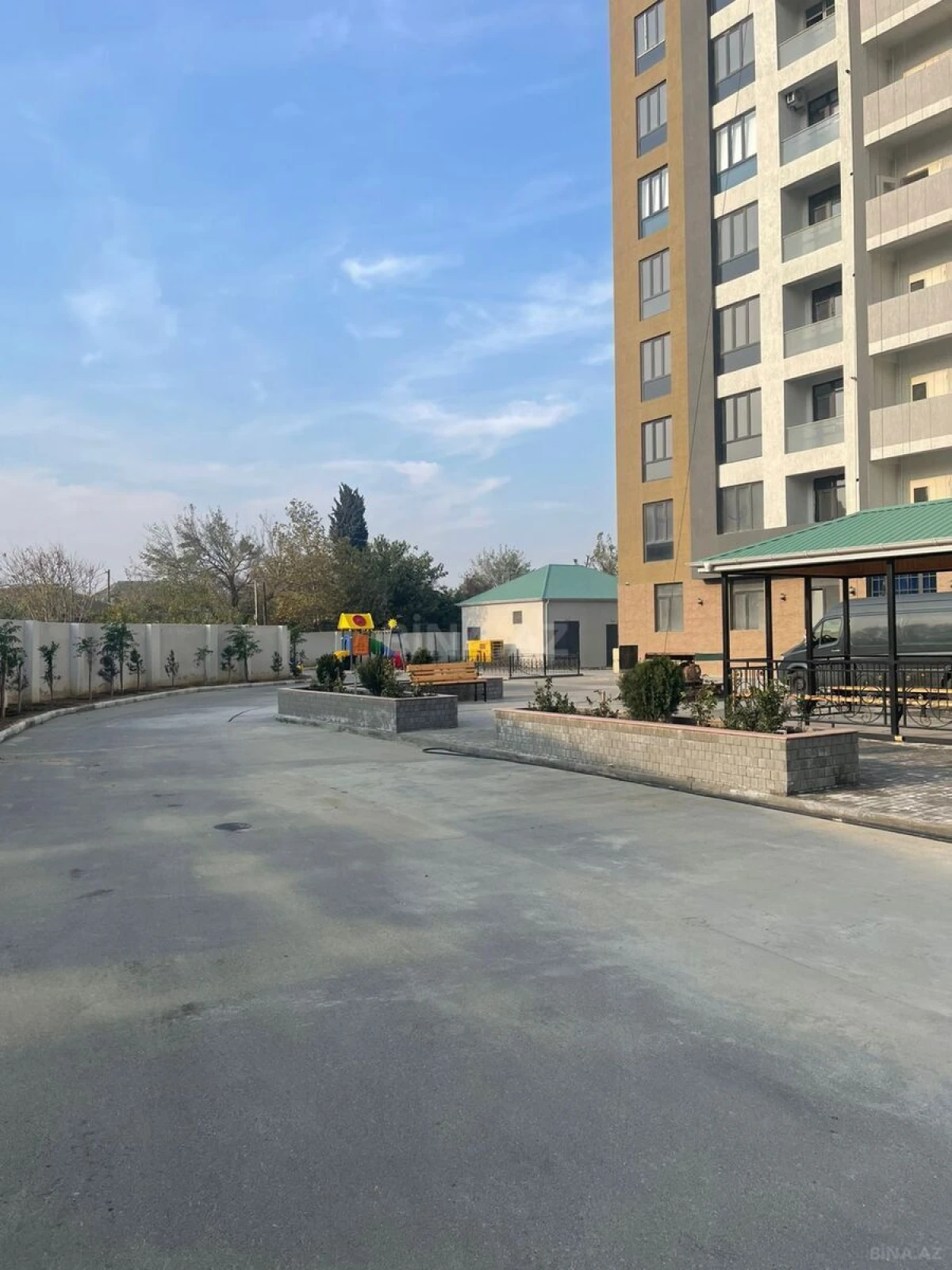 Satılır 3 otaqlı mənzil 97 m²