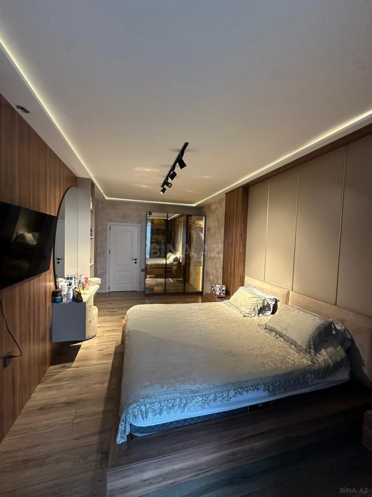 Satılır 3 otaqlı mənzil 110 m²