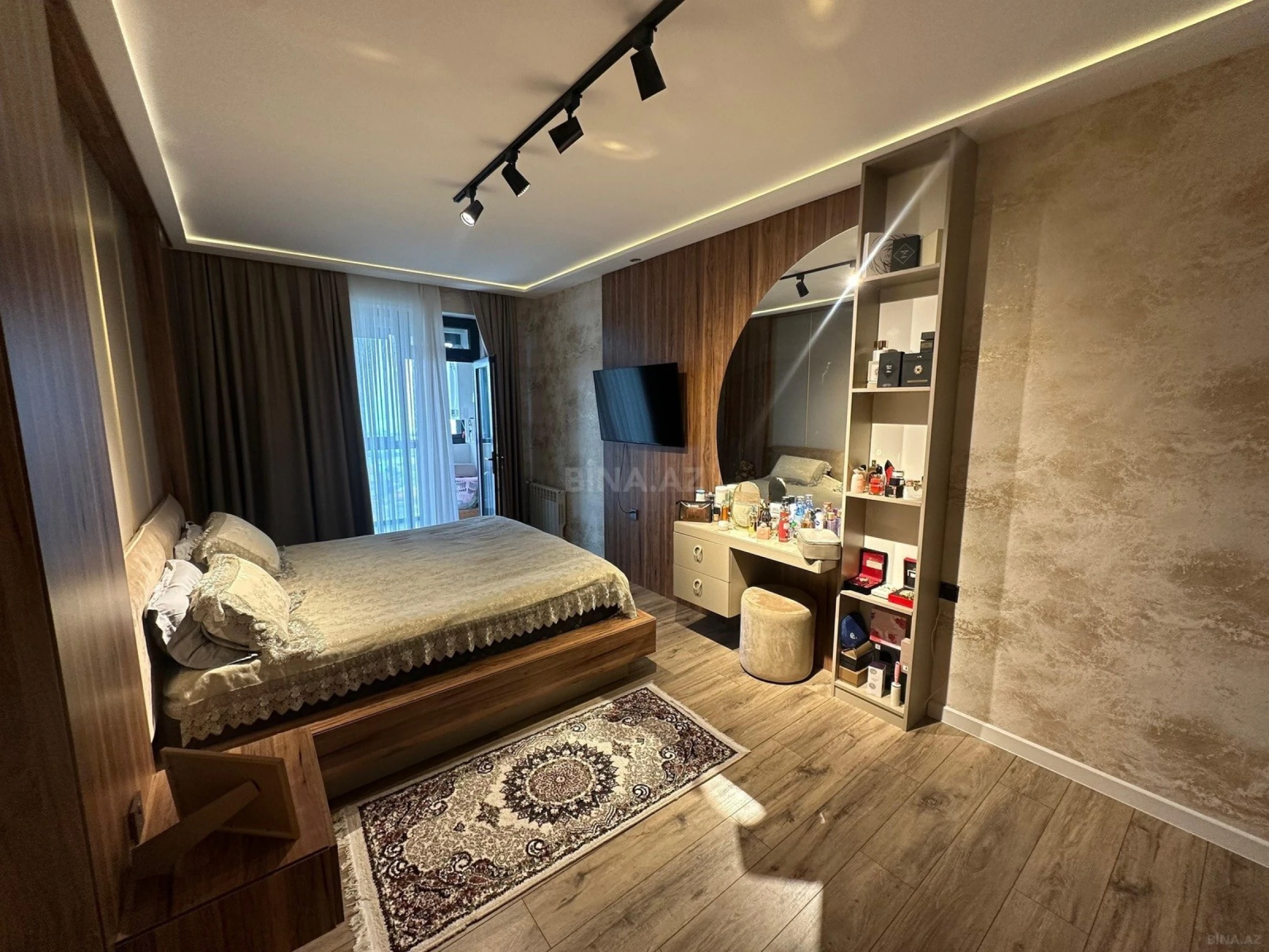 Satılır 3 otaqlı mənzil 110 m²