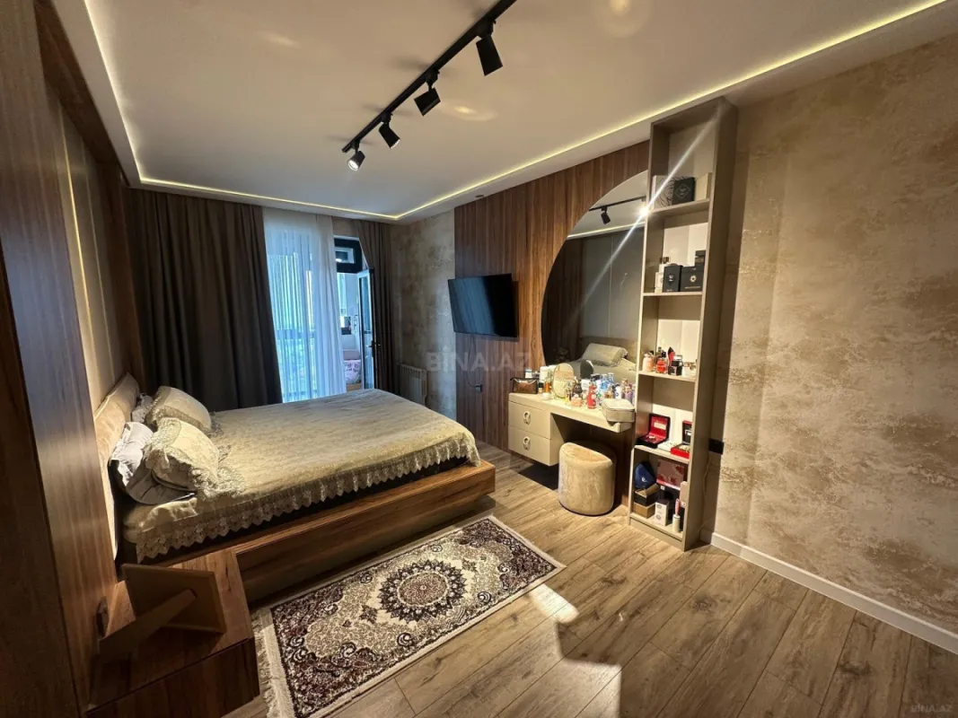 Satılır 3 otaqlı mənzil 110 m²