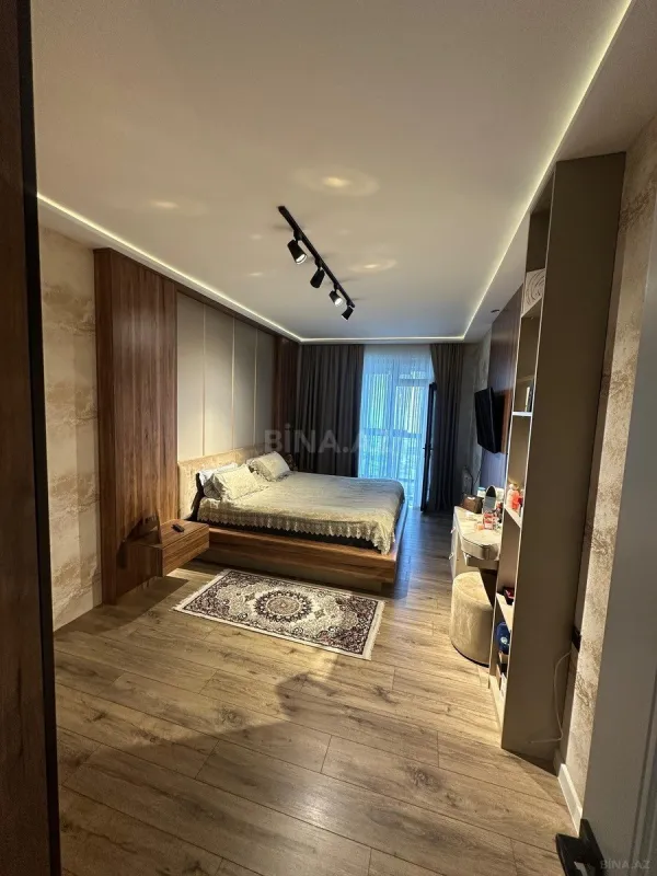 Satılır 3 otaqlı mənzil 110 m²