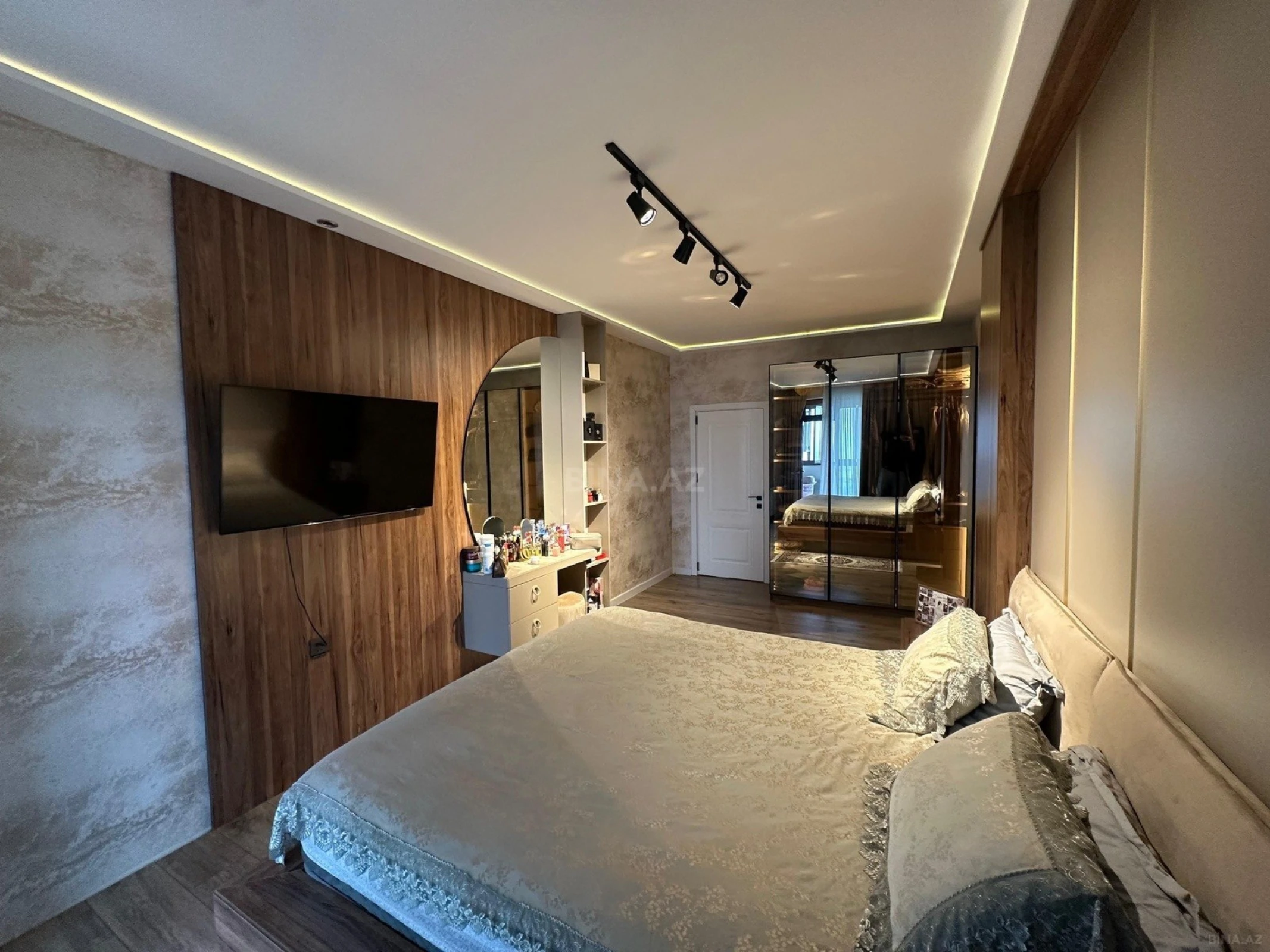 Satılır 3 otaqlı mənzil 110 m²