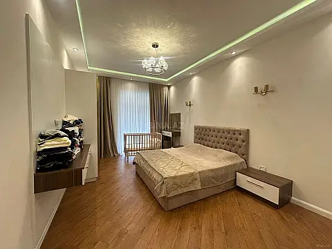 Kirayə verilir 3 otaqlı mənzil 130 m²