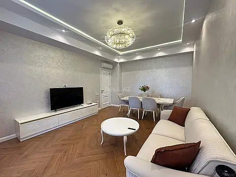 Kirayə verilir 3 otaqlı mənzil 130 m²