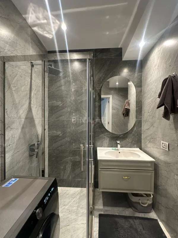 Kirayə verilir 3 otaqlı mənzil 130 m²