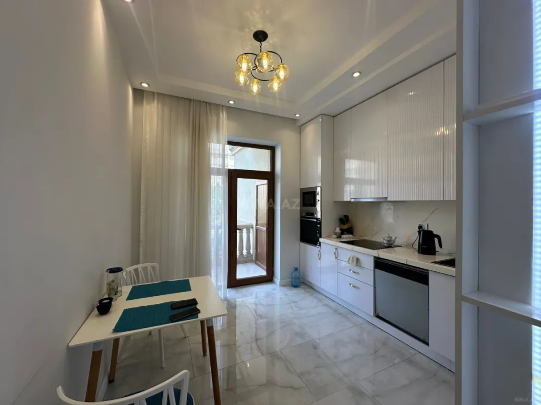 Kirayə verilir 3 otaqlı mənzil 130 m²
