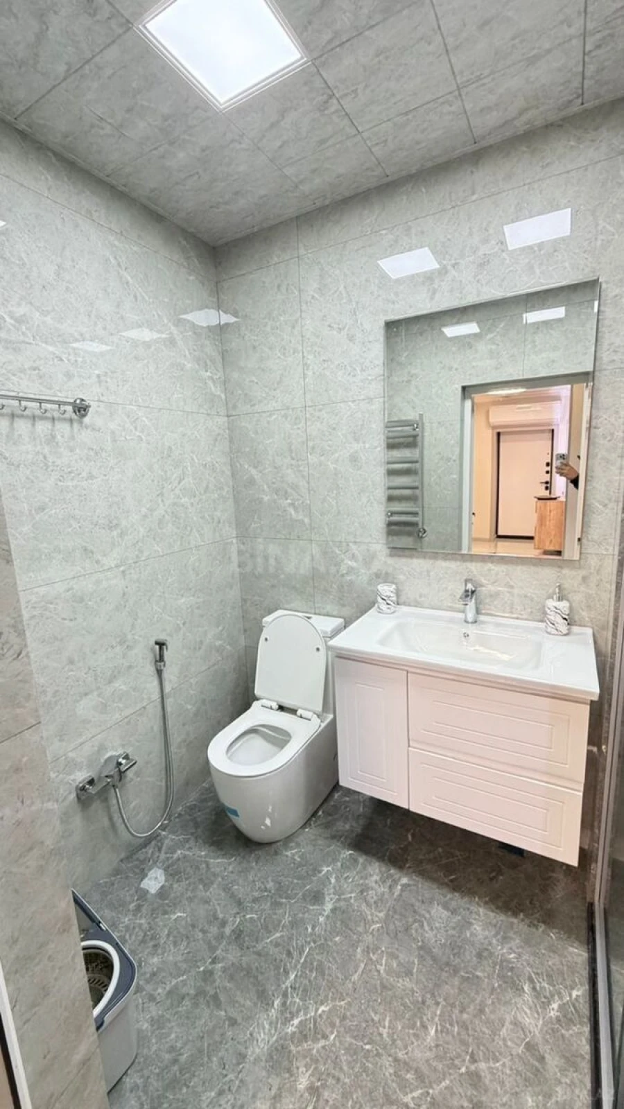 Kirayə verilir 4 otaqlı mənzil 100 m²