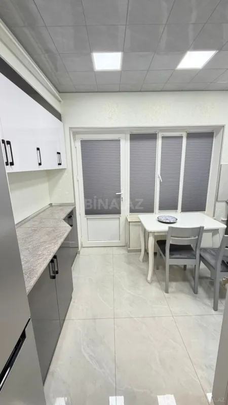 Kirayə verilir 4 otaqlı mənzil 100 m²