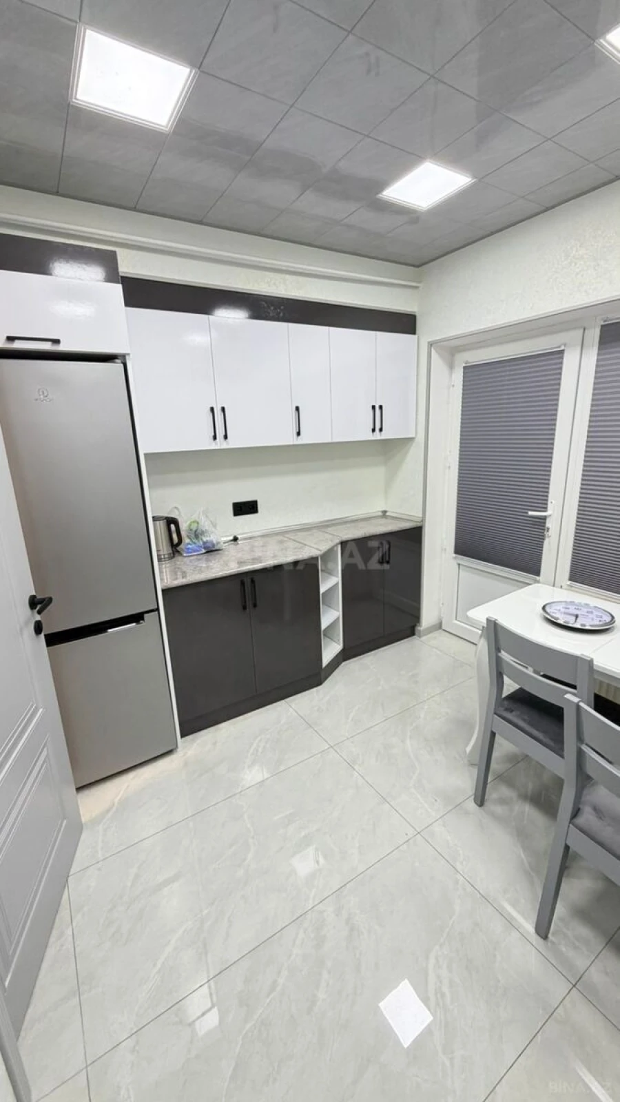 Kirayə verilir 4 otaqlı mənzil 100 m²