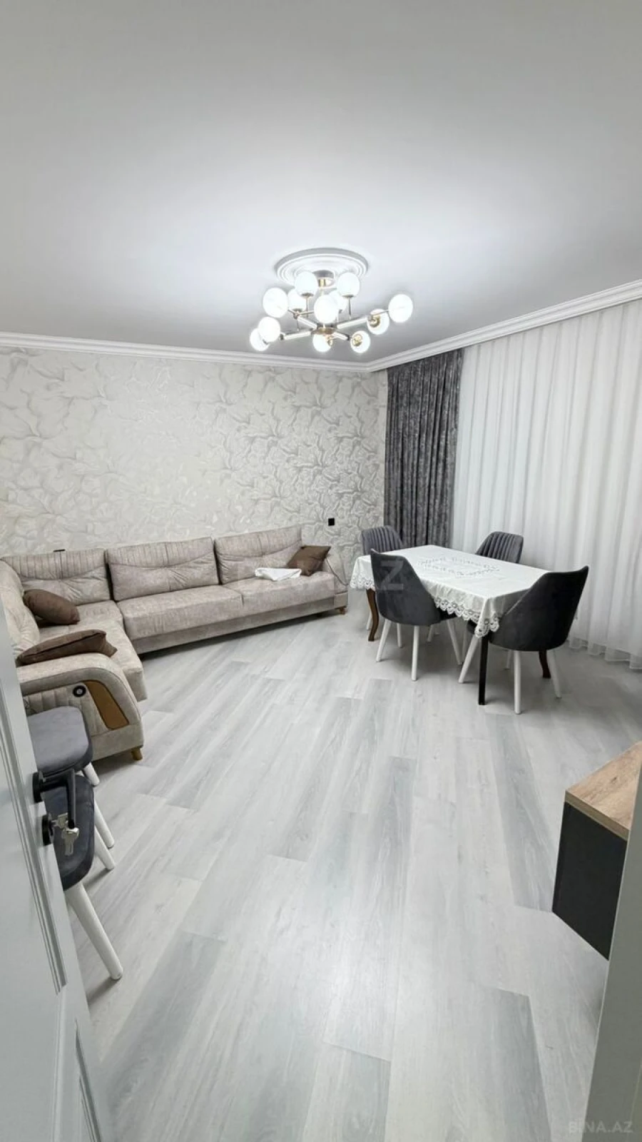 Kirayə verilir 4 otaqlı mənzil 100 m²