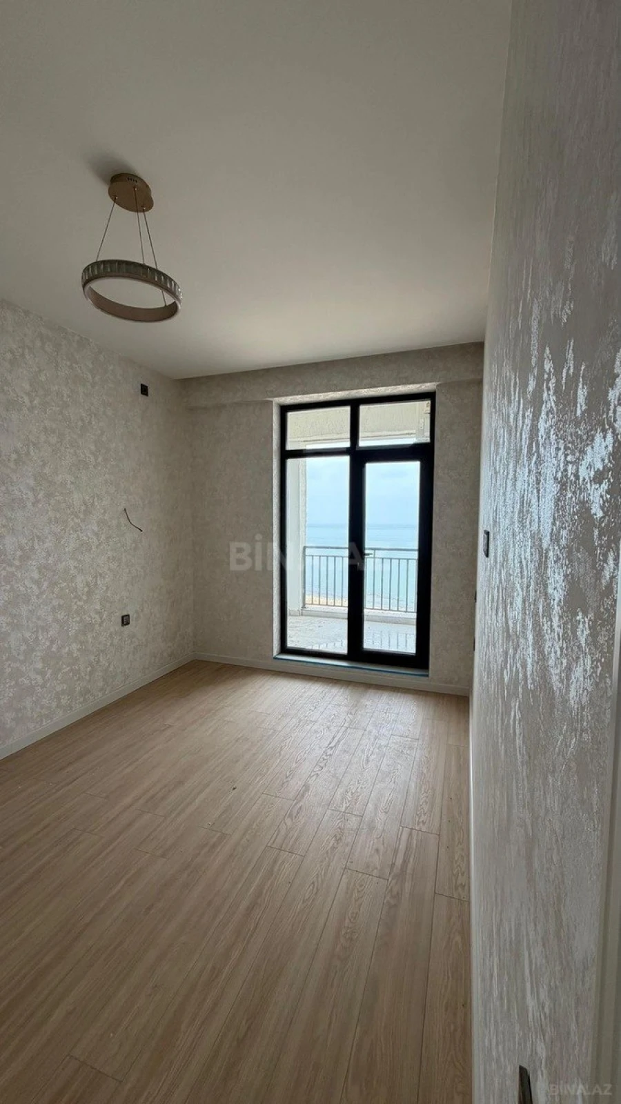 Kirayə verilir 2 otaqlı mənzil 66 m²