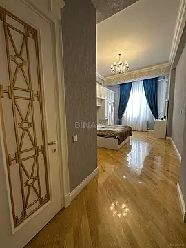 Satılır 4 otaqlı mənzil 230 m²