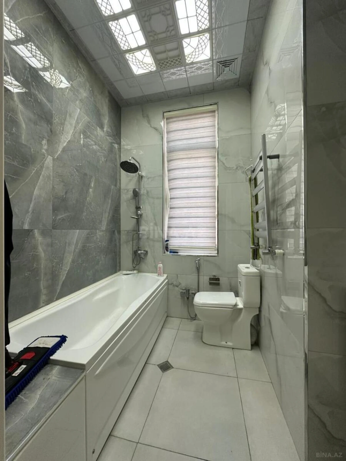 Satılır 4 otaqlı mənzil 230 m²