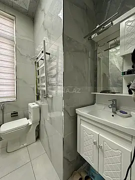 Satılır 4 otaqlı mənzil 230 m²