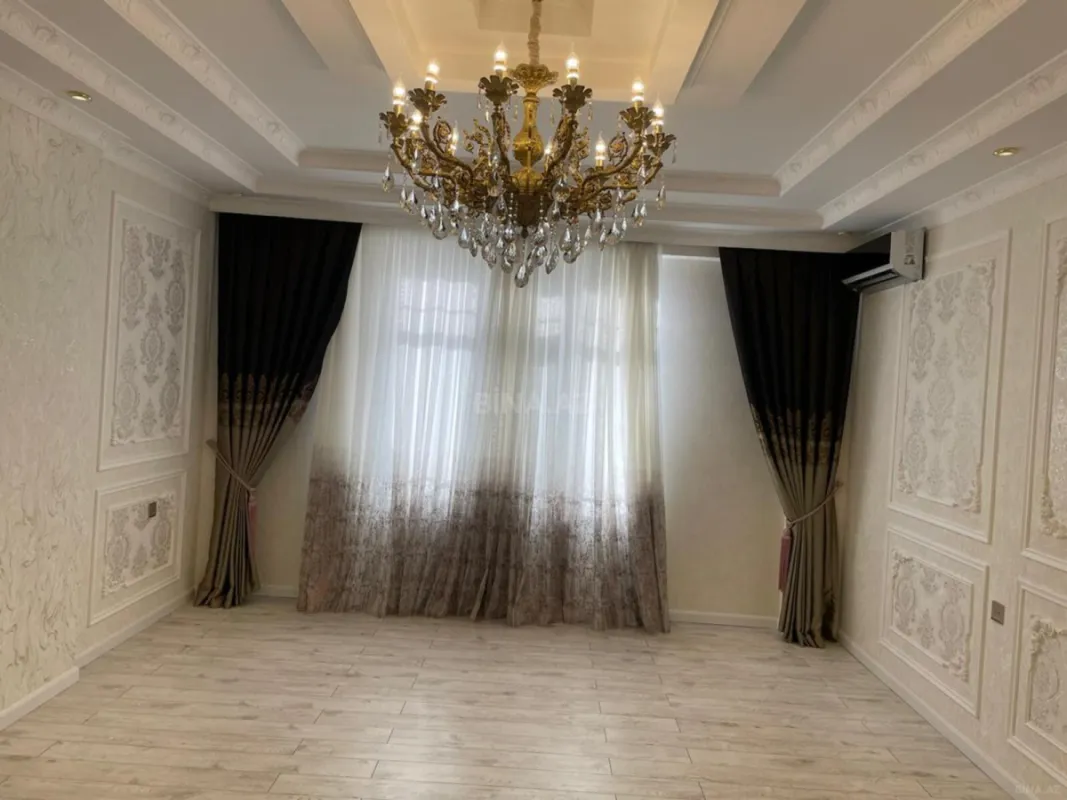Satılır 3 otaqlı mənzil 145 m²