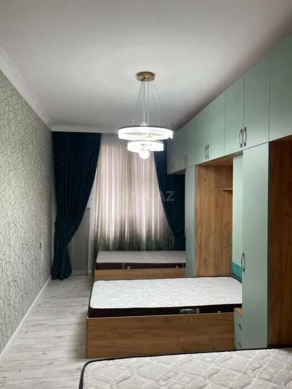 Satılır 3 otaqlı mənzil 145 m²