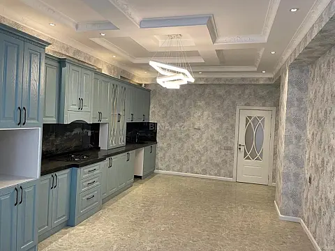 Satılır 3 otaqlı mənzil 145 m²