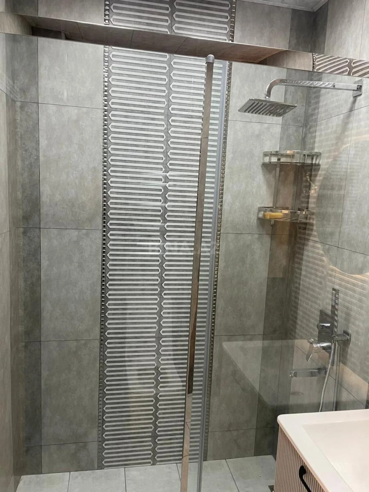 Satılır 3 otaqlı mənzil 145 m²