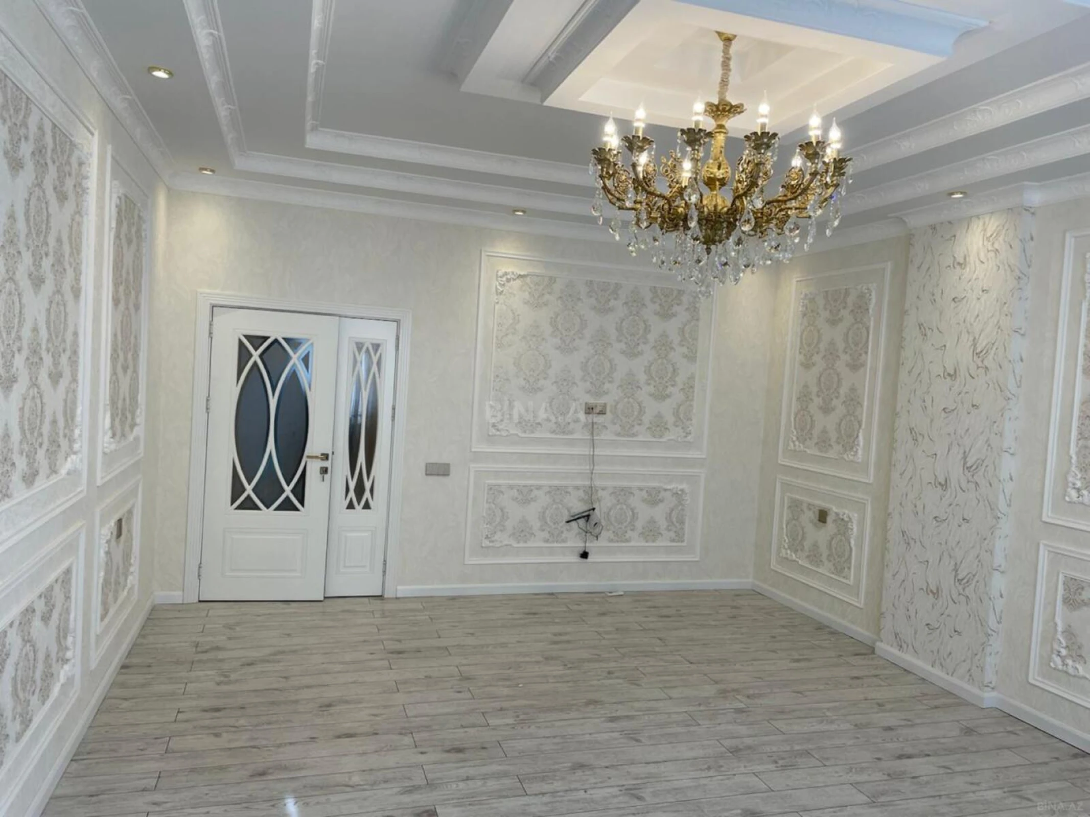 Satılır 3 otaqlı mənzil 145 m²