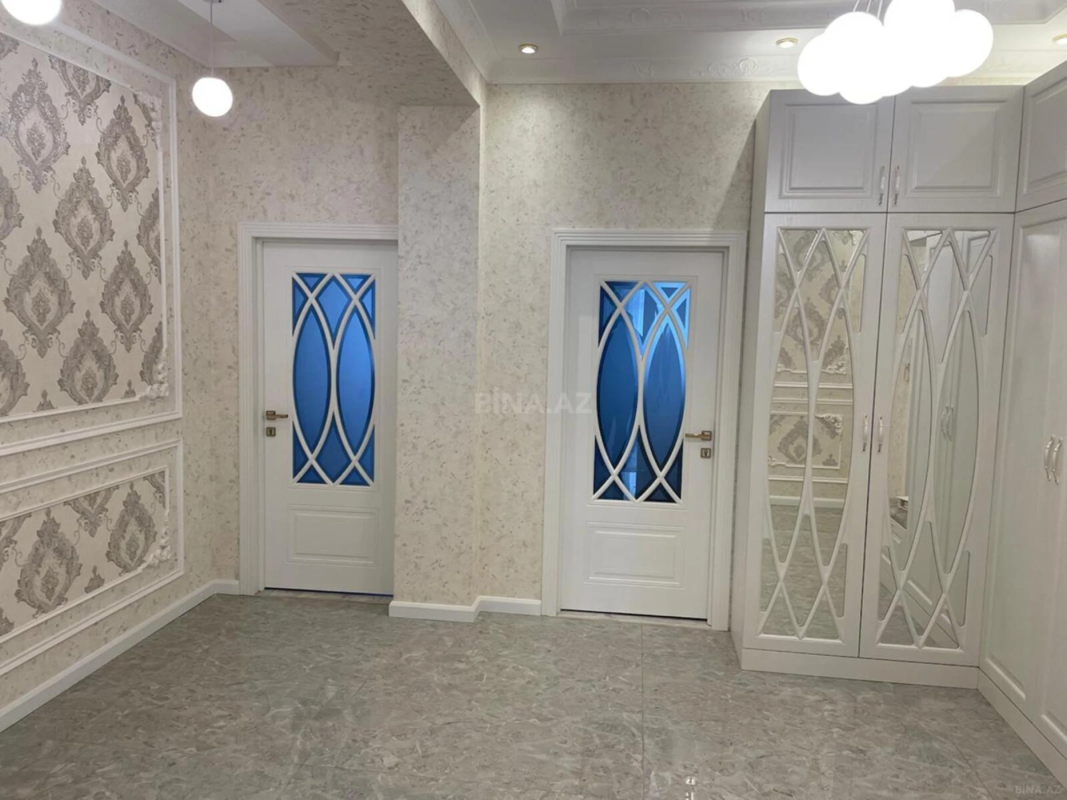 Satılır 3 otaqlı mənzil 145 m²