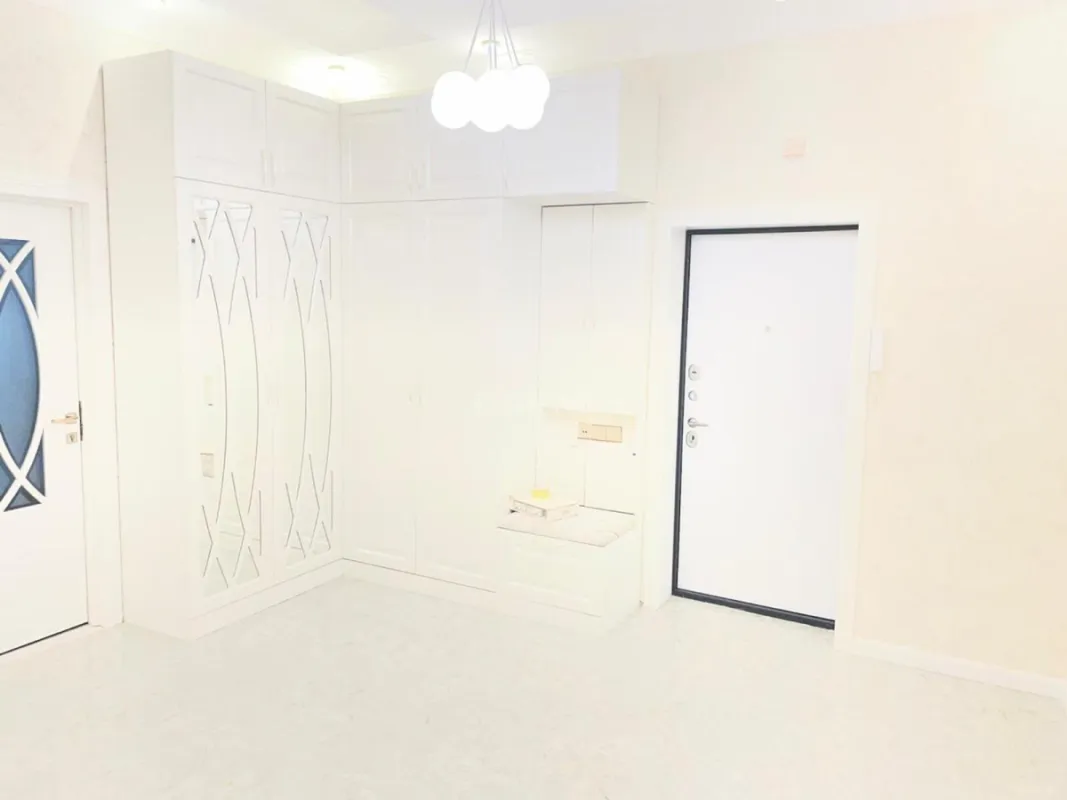 Satılır 3 otaqlı mənzil 145 m²