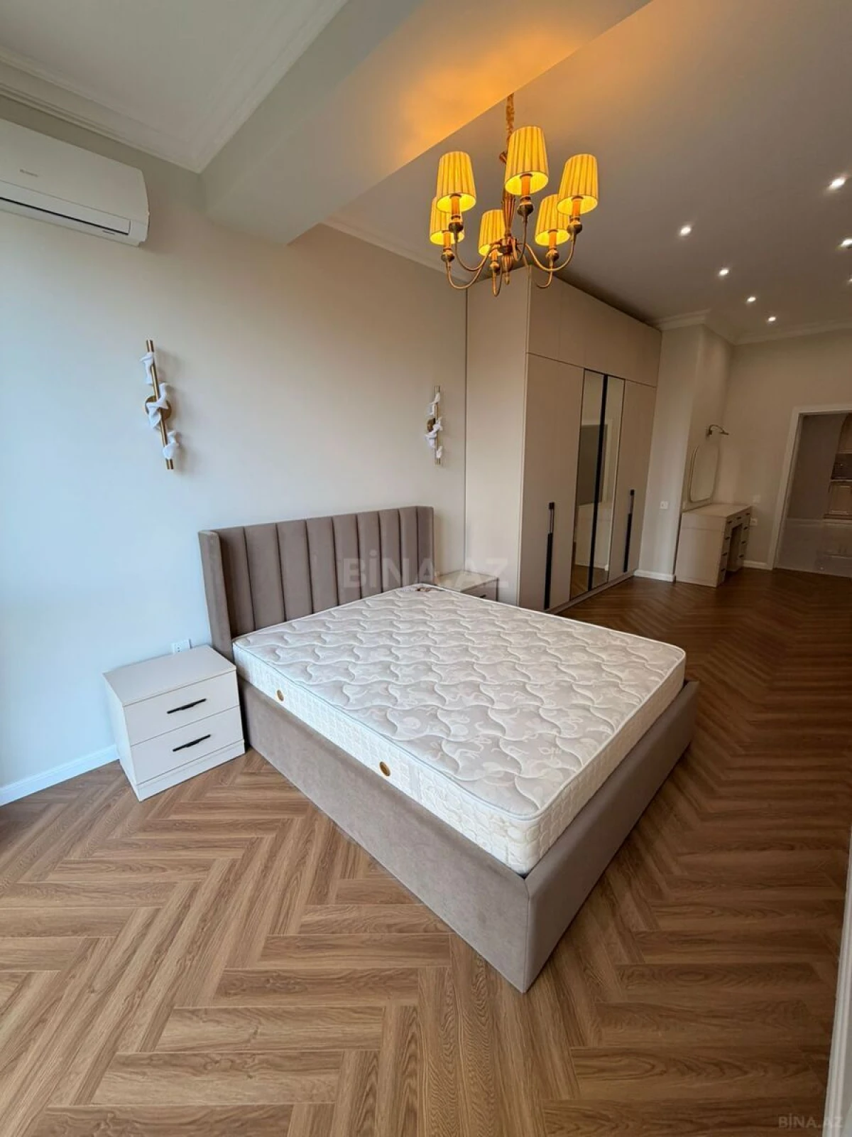 Kirayə verilir 2 otaqlı mənzil 92 m²