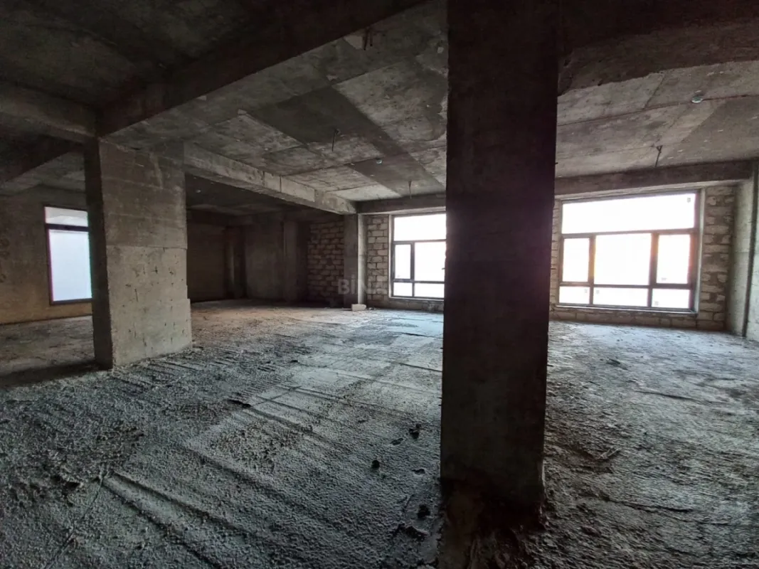 Satılır obyekt 350 m²