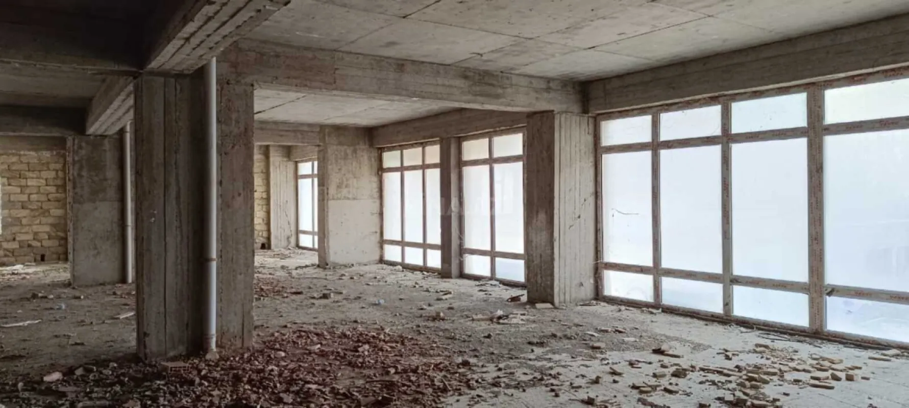 Satılır obyekt 350 m²