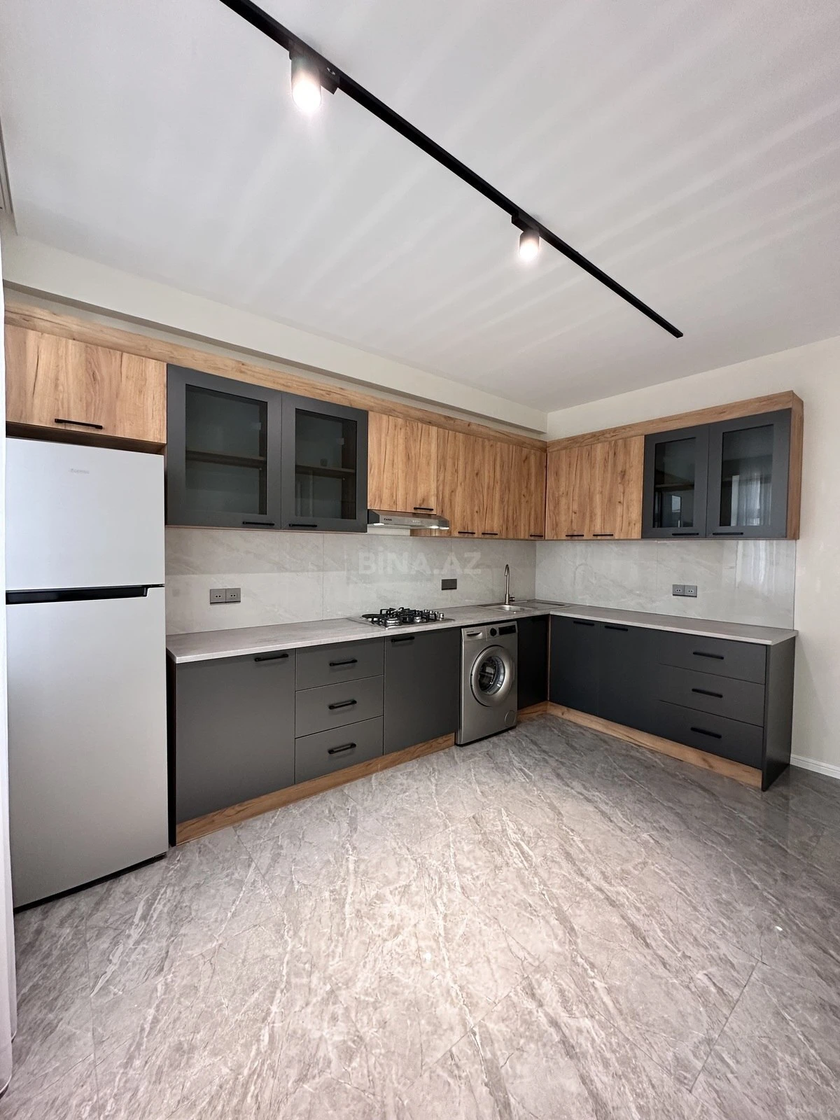 Satılır 3 otaqlı mənzil 110 m²