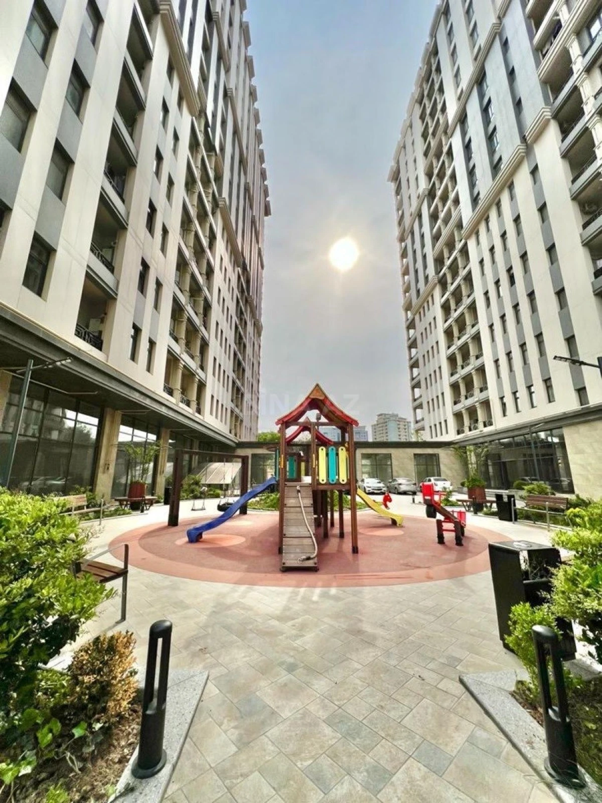 Satılır 3 otaqlı mənzil 114 m²